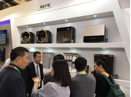 萬和凈水機亮相2017年AWE 深耕健康用水領(lǐng)域1